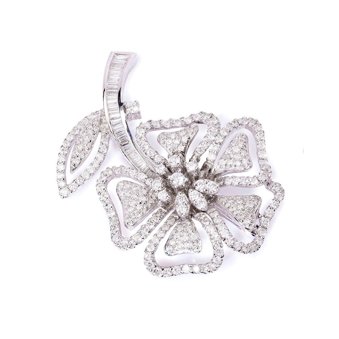 PreOwned 18ct White Gold Diamond Flower Brooch Bradleys The Jewellers