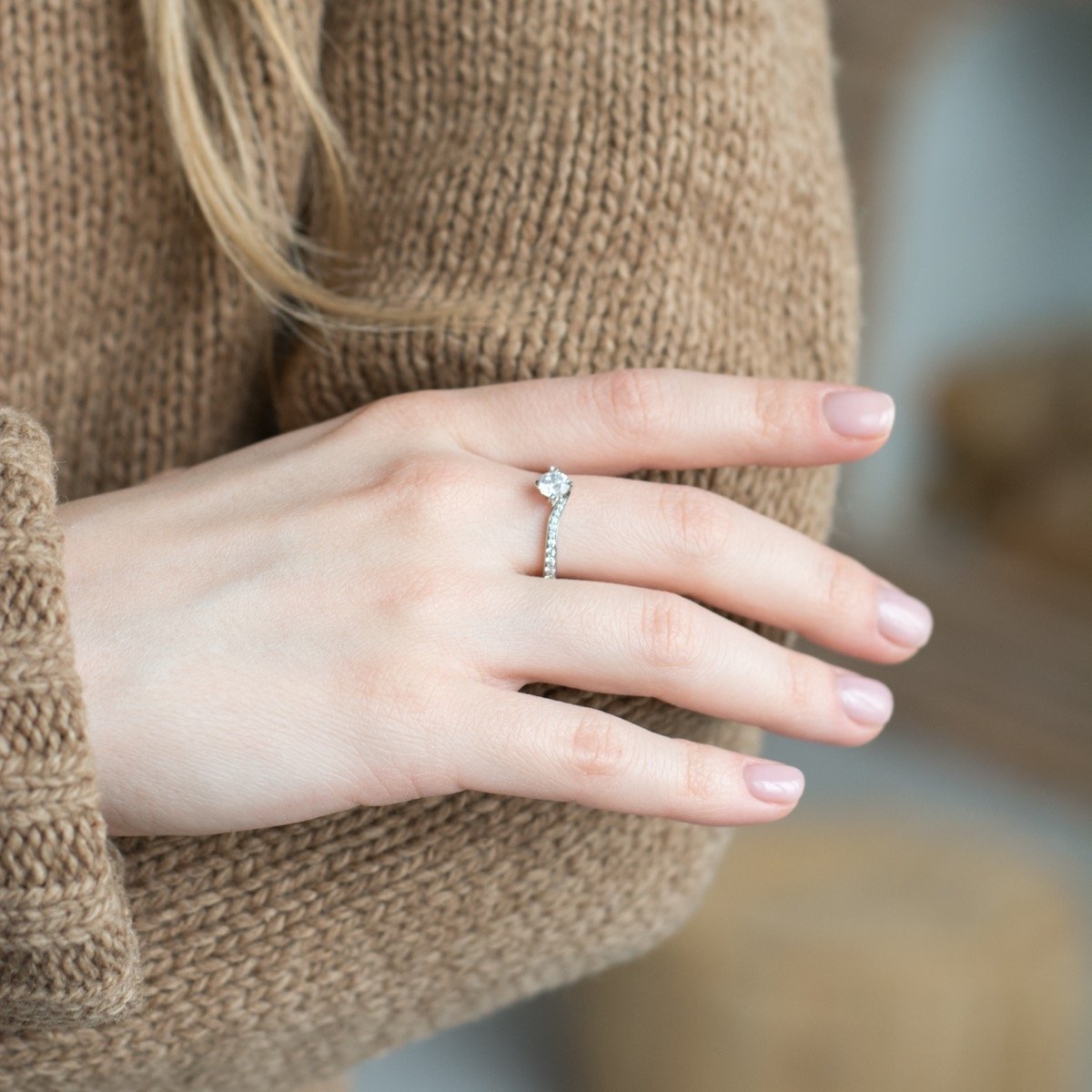 lady wearing beautiful GIA diamond engagement ring