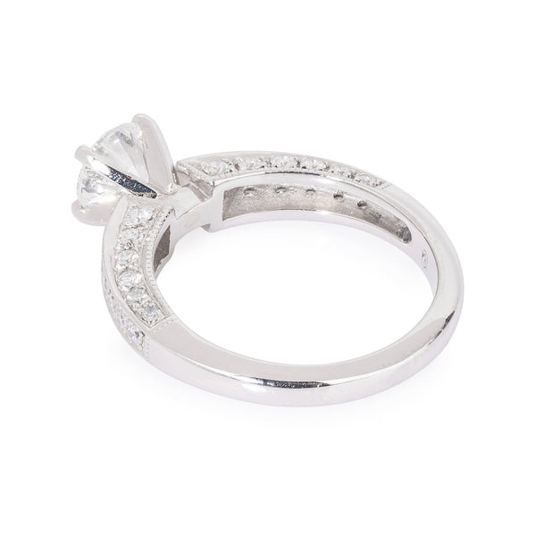 Pre-Owned Diamond Platinum Ring