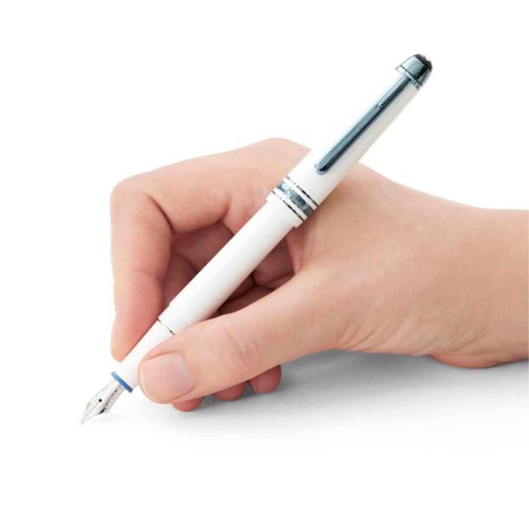 Montblanc Meisterstück Glacier Classique Fountain Pen White