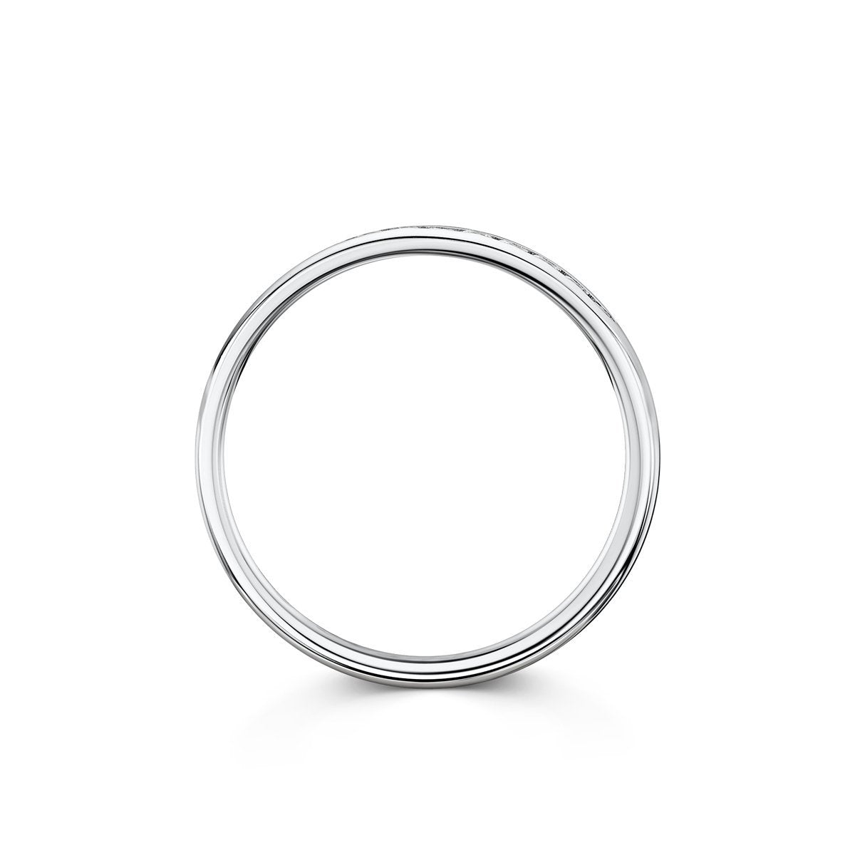 side angle of platinum diamond band
